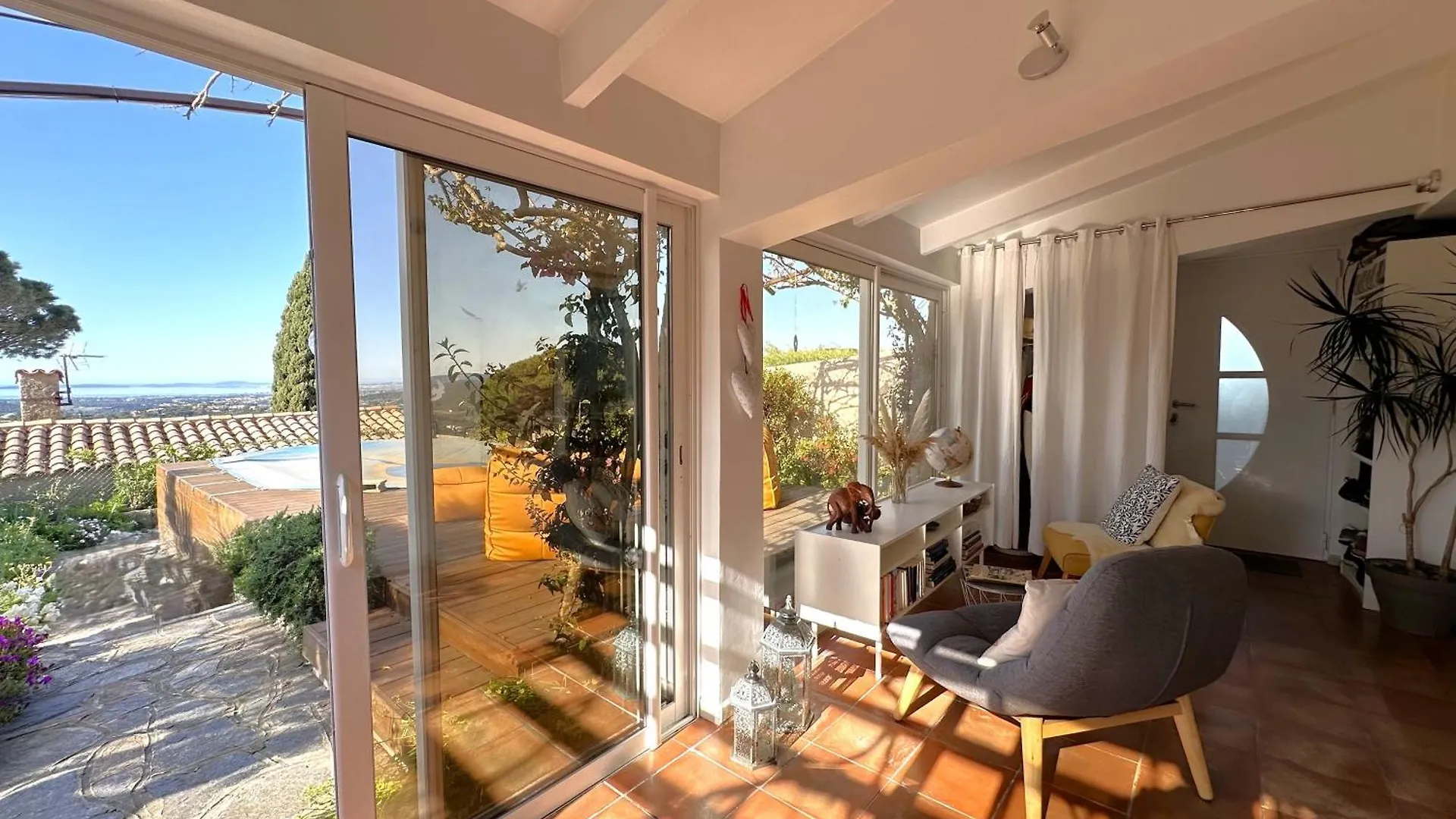Villa Le Lavandin Maison Pour 4 Personnes Avec Piscine Et Vue Panoramique A La Londe Les Maures